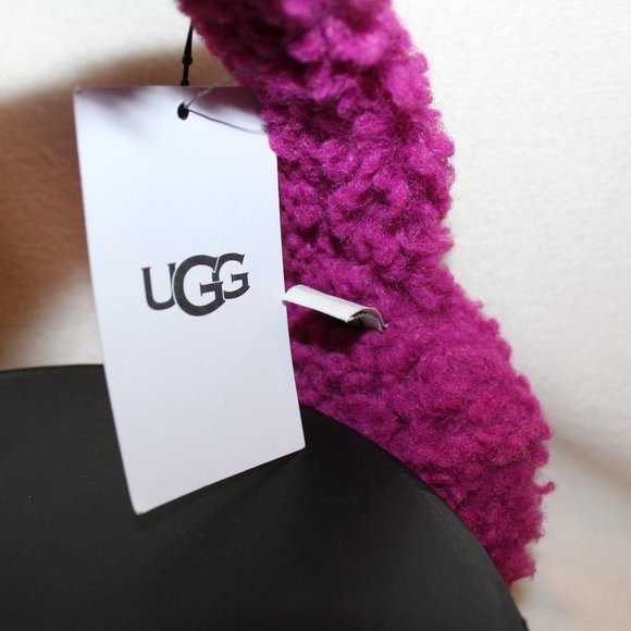 NIB UGG WOMEN'S ADULT SHEARLING EAR MUFFS FUSCHIA‎ PINK - Picture 2 of 5